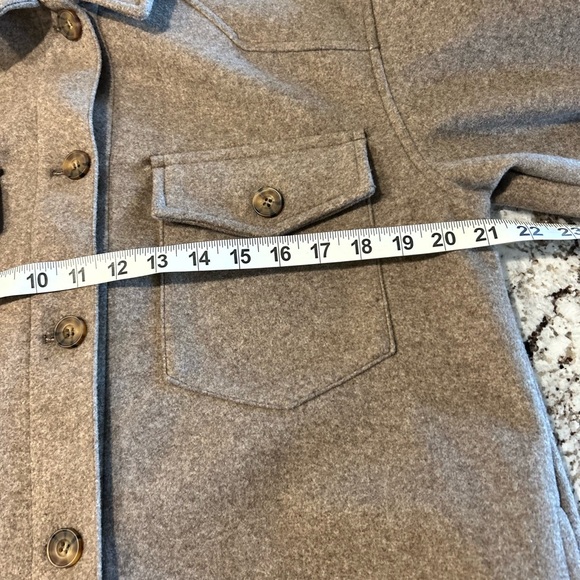 Women’s Love Tree shacket large - Picture 8 of 8